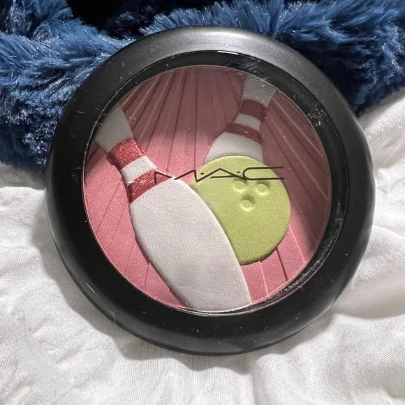 NIB MAC Pearl Matte Face Powder Bowling Trophy - Picture 9 of 12